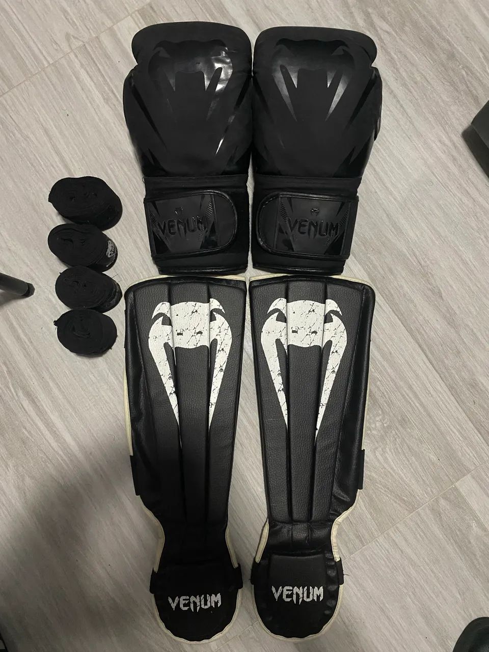 Luva Venum 14oz, Bandagem e Caneleira