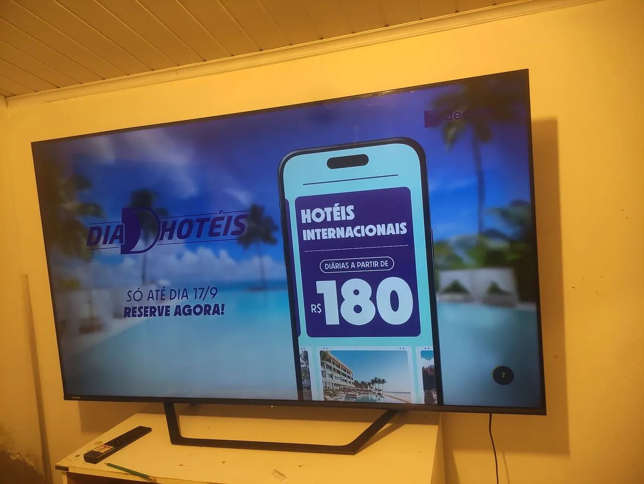 Tv Toshiba 65 polegadas smart 4k funcionando tudo perfeitamente sem detalhe tv conservada - Foto 2