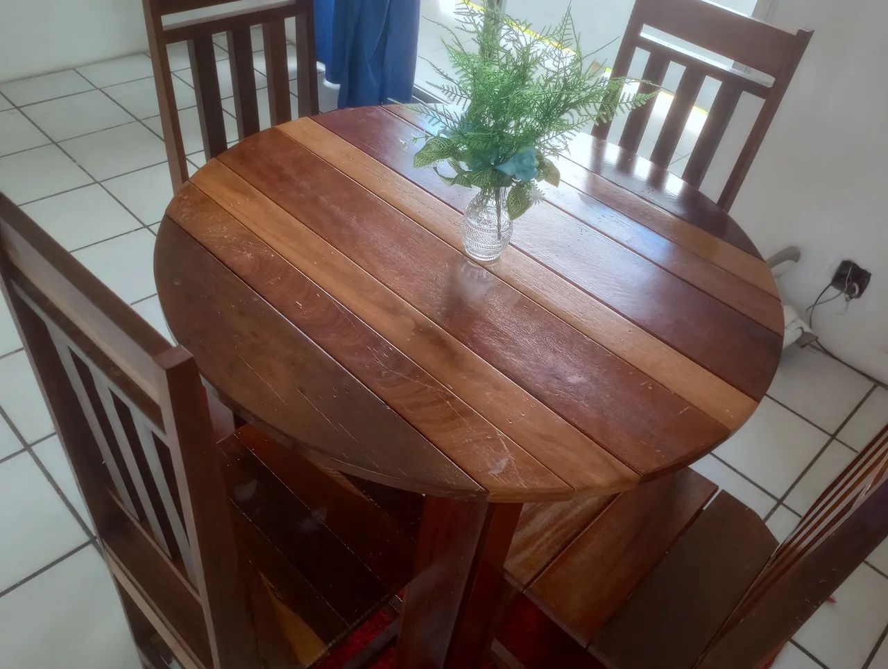 Mesa com 4 cadeiras  - Foto 3