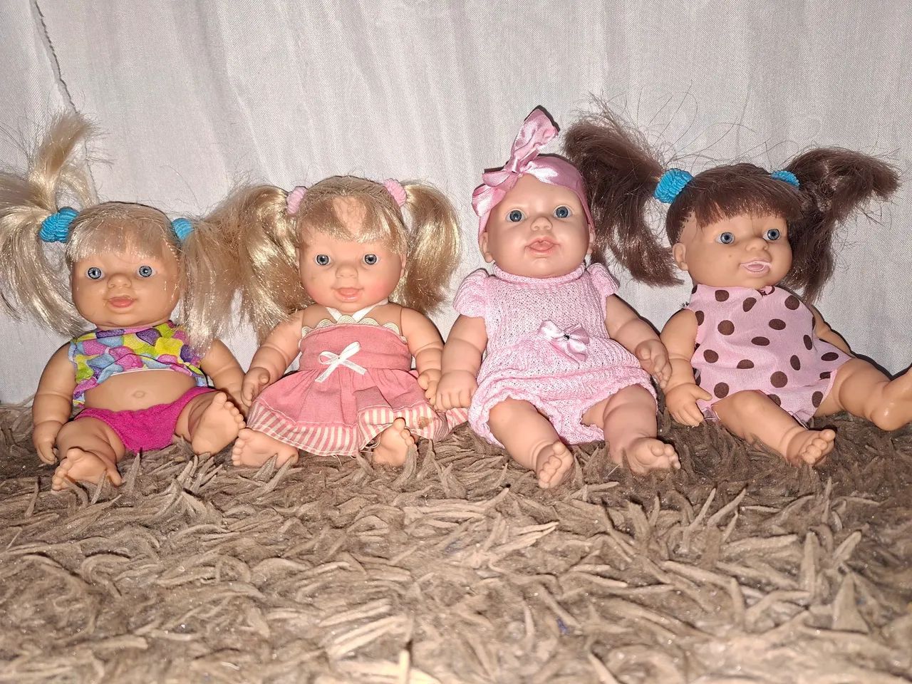 Lote 4 Bonecas Gemeas Pequenas 