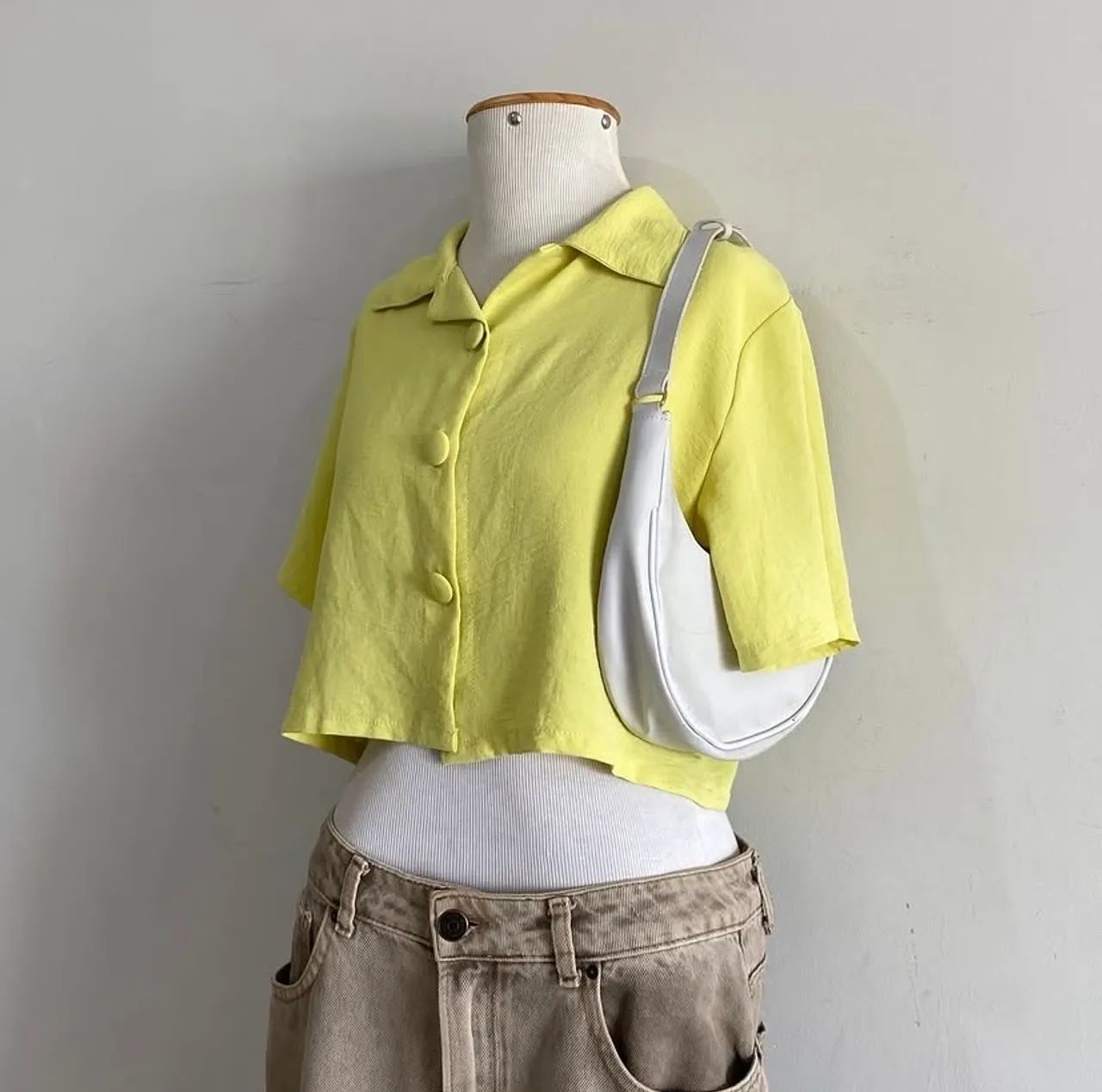 Camisa Cropped amarela - Foto 3