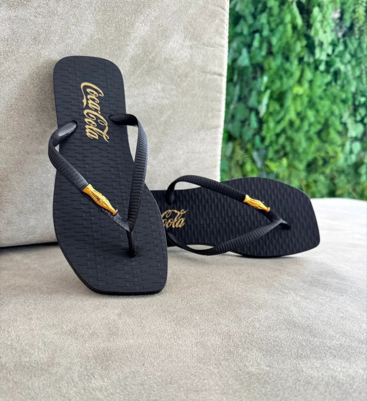Sandália coca cola