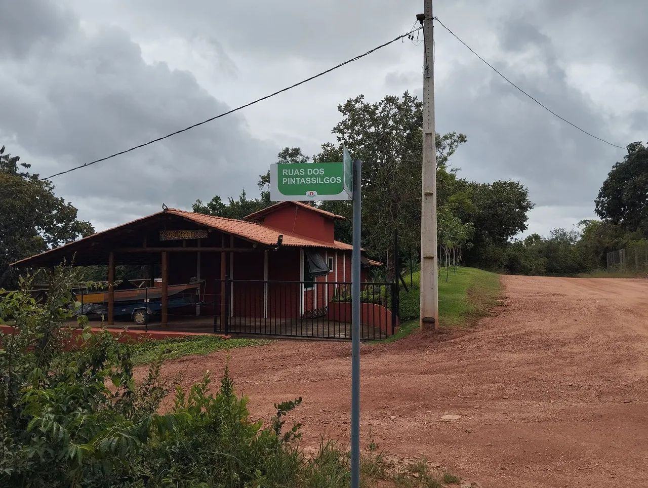 Lote Condomínio Cláudio 1000m2 barato
