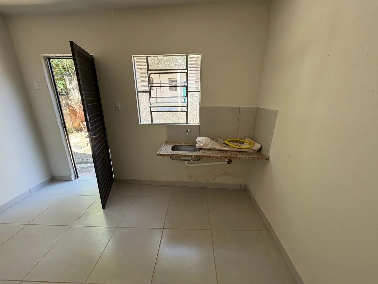 KITNET REFORMADA NO JARDIM ALVORADA