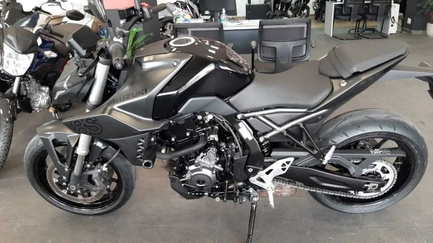 SUZUKI GSX S8