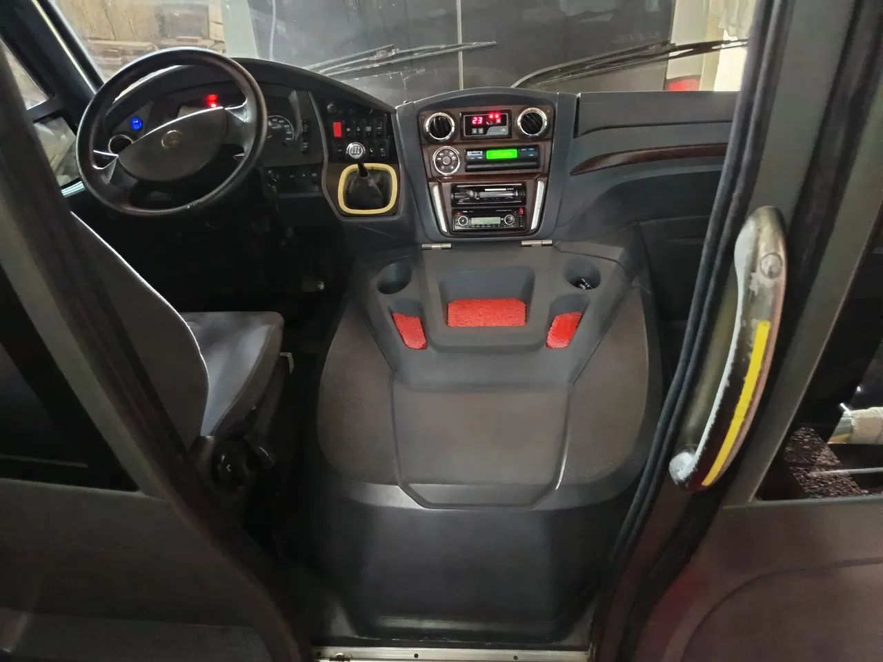 Micro ônibus limousine impecável. - Foto 3