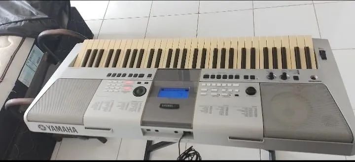 Teclado Yamaha PSR-E413 - Foto 3