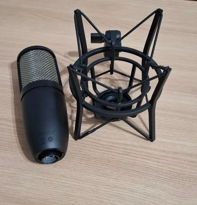 Microfone AKG P220 + Shock Mount (Troco por Baixo Tagima Millenium