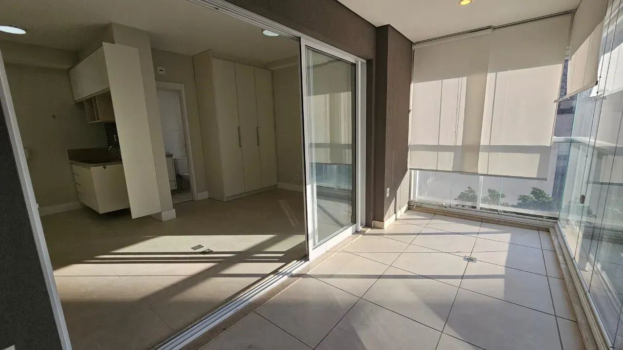 Apartamento com 1 dorm. c/ sacada e 1 vaga - Foto 3