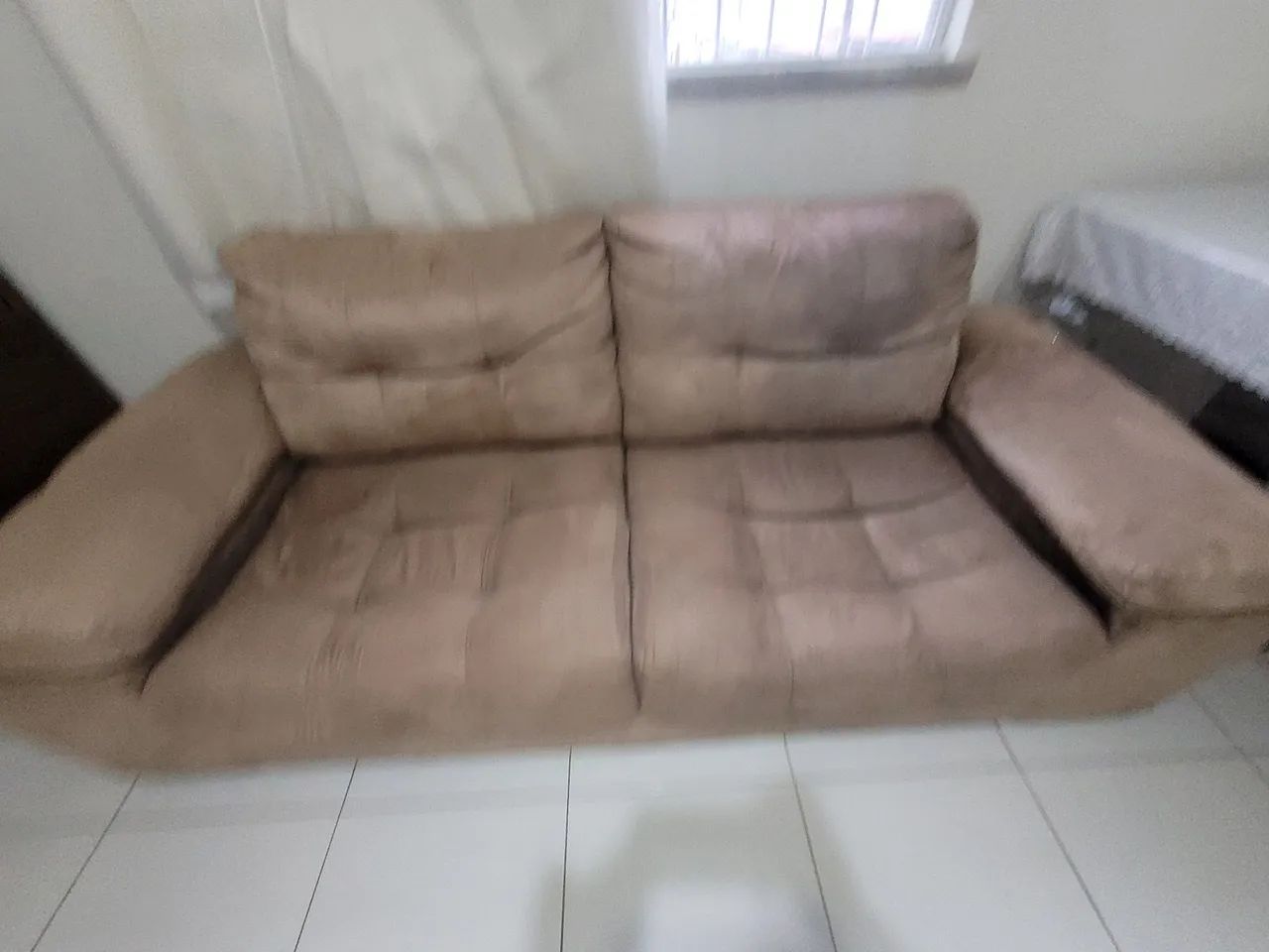 Sofá 3 lugares na cor cobre.  - Foto 3