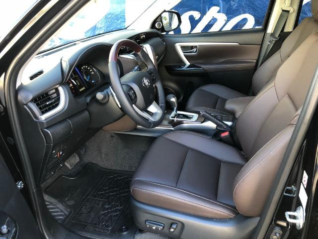 Toyota Hilux 2.8 Sw4 Srx 7 Lugares 2017 - Foto 5
