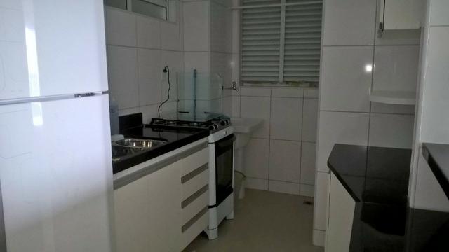 Alugo apto com 1 quarto na Ponta do Farol - todo projetado - Foto 3