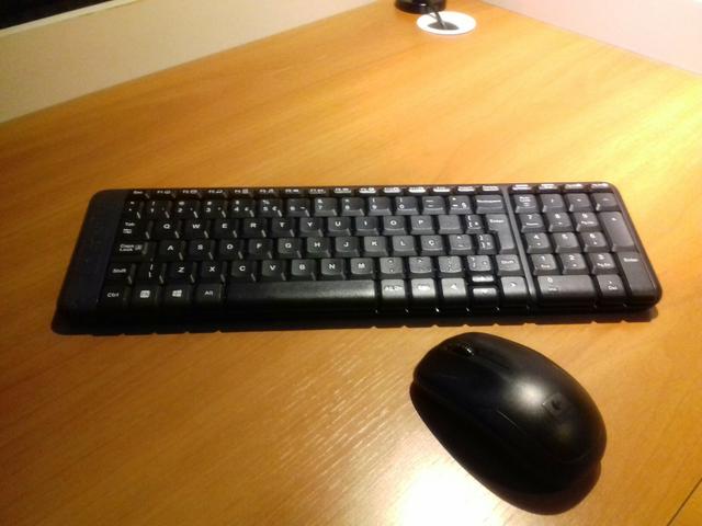 Teclado e mouse sem fio logitech