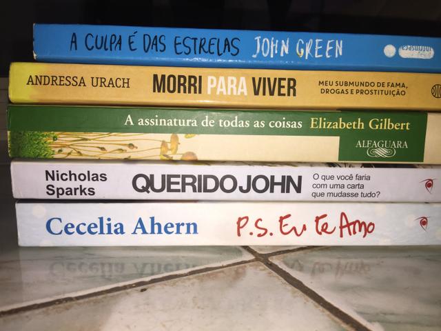 Vende-se livros em perfeito estado - Foto 4
