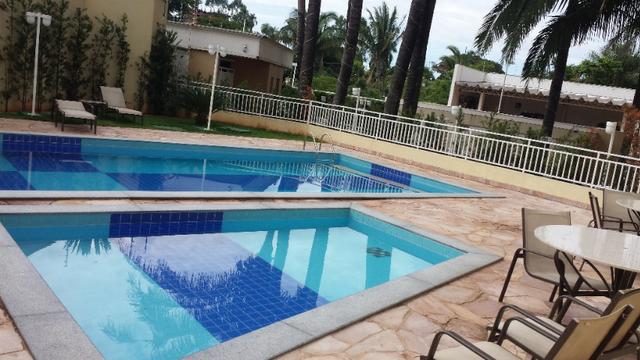 Lindo apartamento mobiliado e duas vagas de garagem - Foto 3