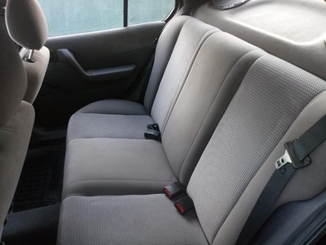 Carro Ford Fiesta Sedan Street 1.0, 4 portas, ar - 2003 (Preta) - Conservado - Foto 9