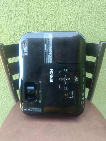 Vendo projetor Epson S12+ 2800 lumens - Foto 2