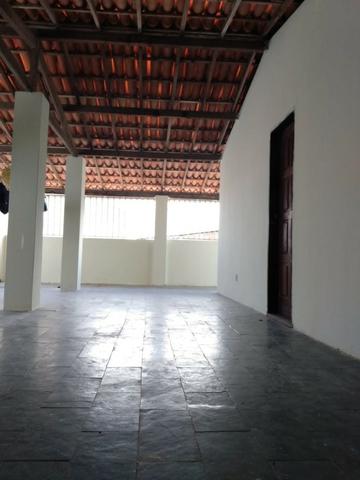 SU00060 - Casa tríplex com 05 quartos em Itapuã - Foto 17