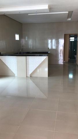 Vendo uma casa com 3 dormitorios sendo uma suite - Foto 3