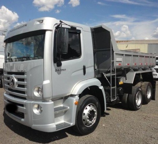 VOLKSWAGEN 24-250 ANO 2011