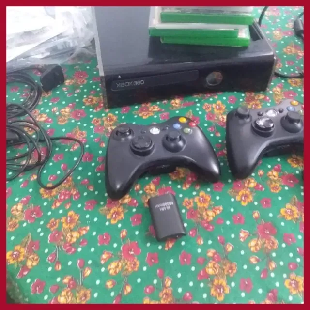 Xbox 360 + Kinect + Hd 250gb + 2 Controles - Desbloqueado