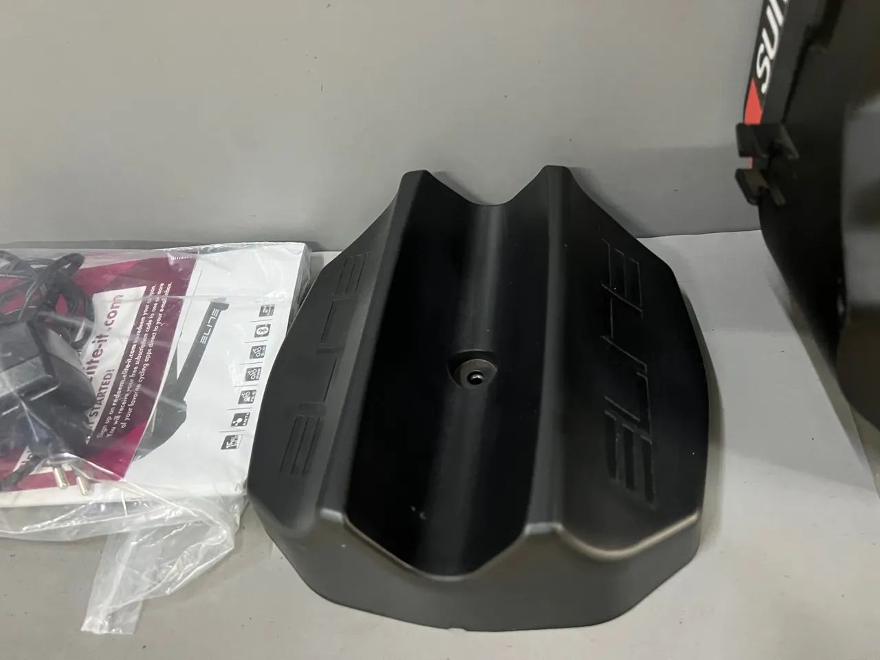 Rolo de Treino seminovo Bicicleta Elite Suito T Smart Interativo Sem K7 - Foto 4