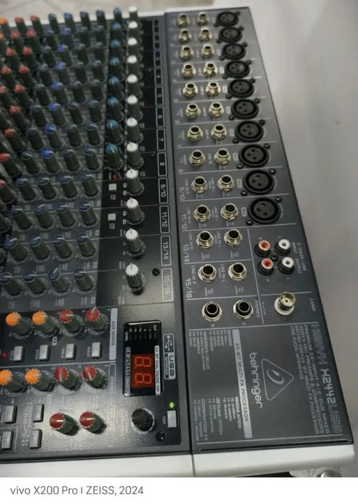 Mesa Behringer X2442usb Xenyx Bivolt E Com Case Ótima!! - Foto 2