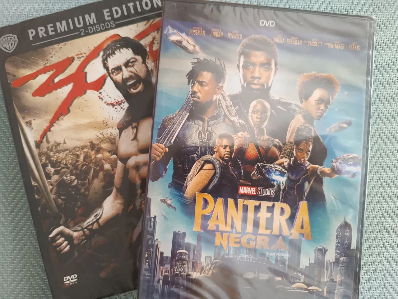 2 dvds Lacrados: 300 e Pantera Negra 