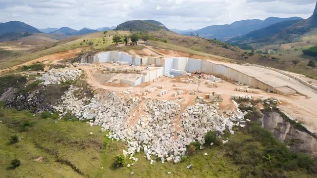 Piso de Granito Branco Dallas / São Francisco 55x55 / 90x90 - Foto 6