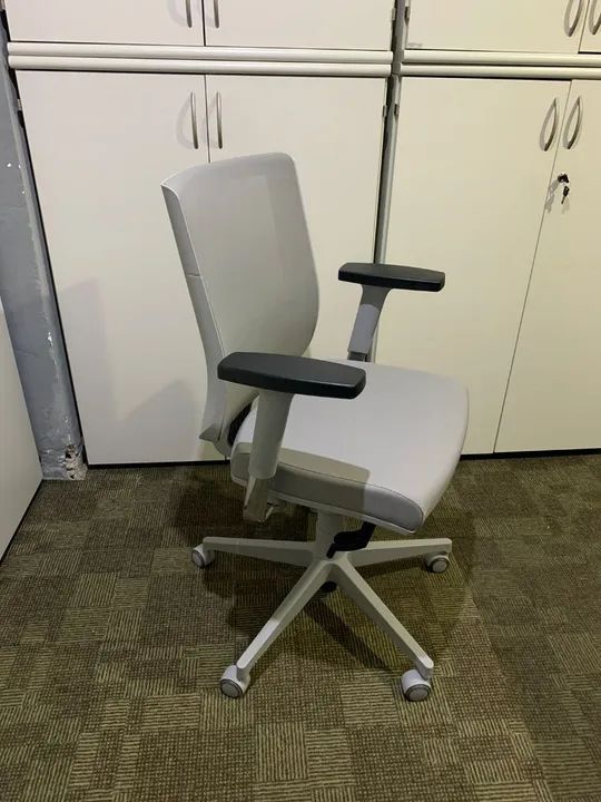 Cadeira Presidente Giratória  - Foto 3