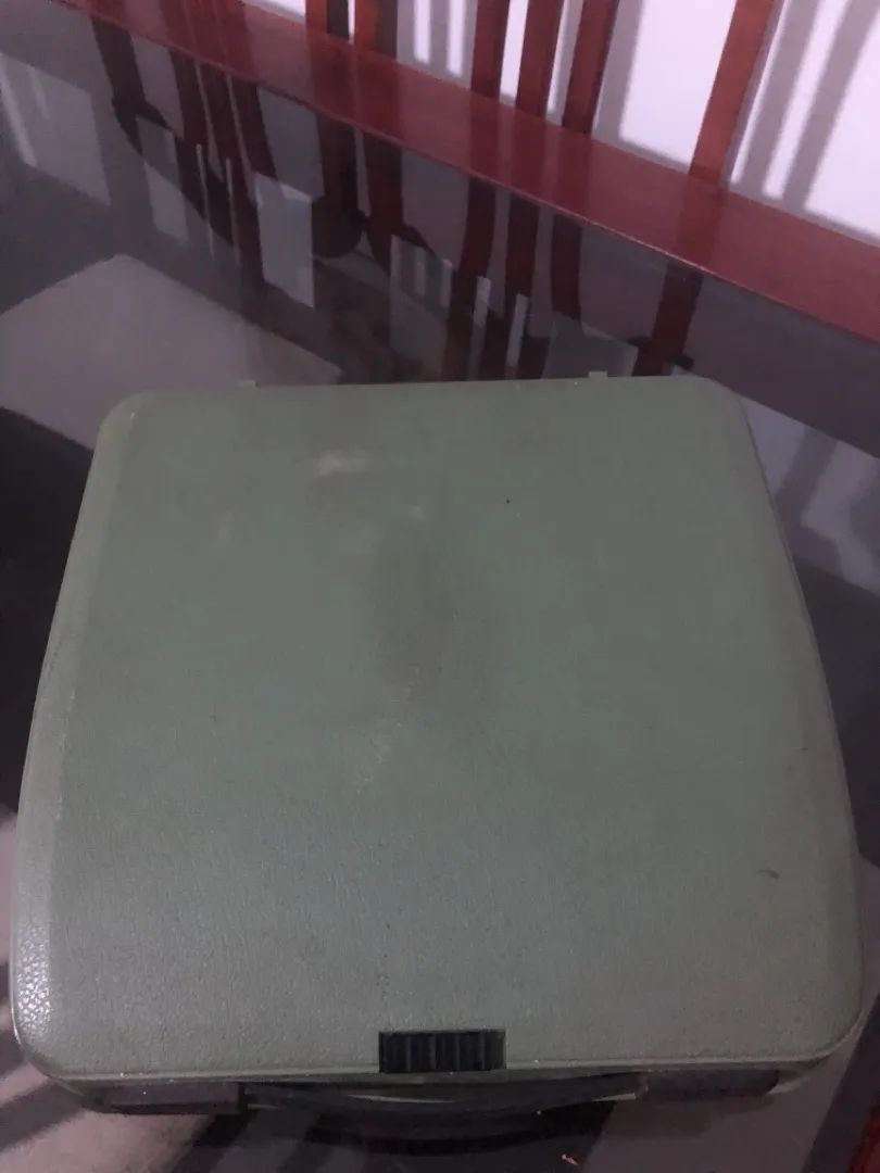 Maquina de datilografia Olivetti Roma - funcionando - Foto 2