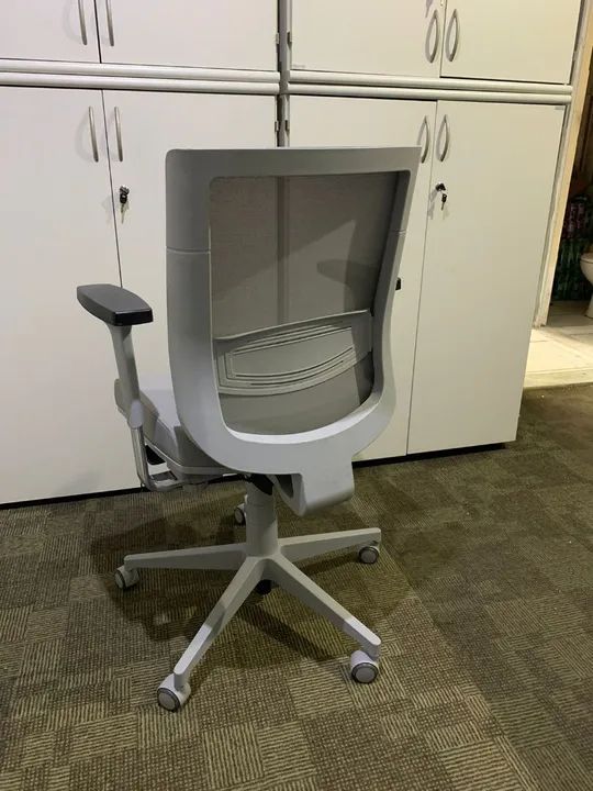 Cadeira Presidente Giratória  - Foto 5