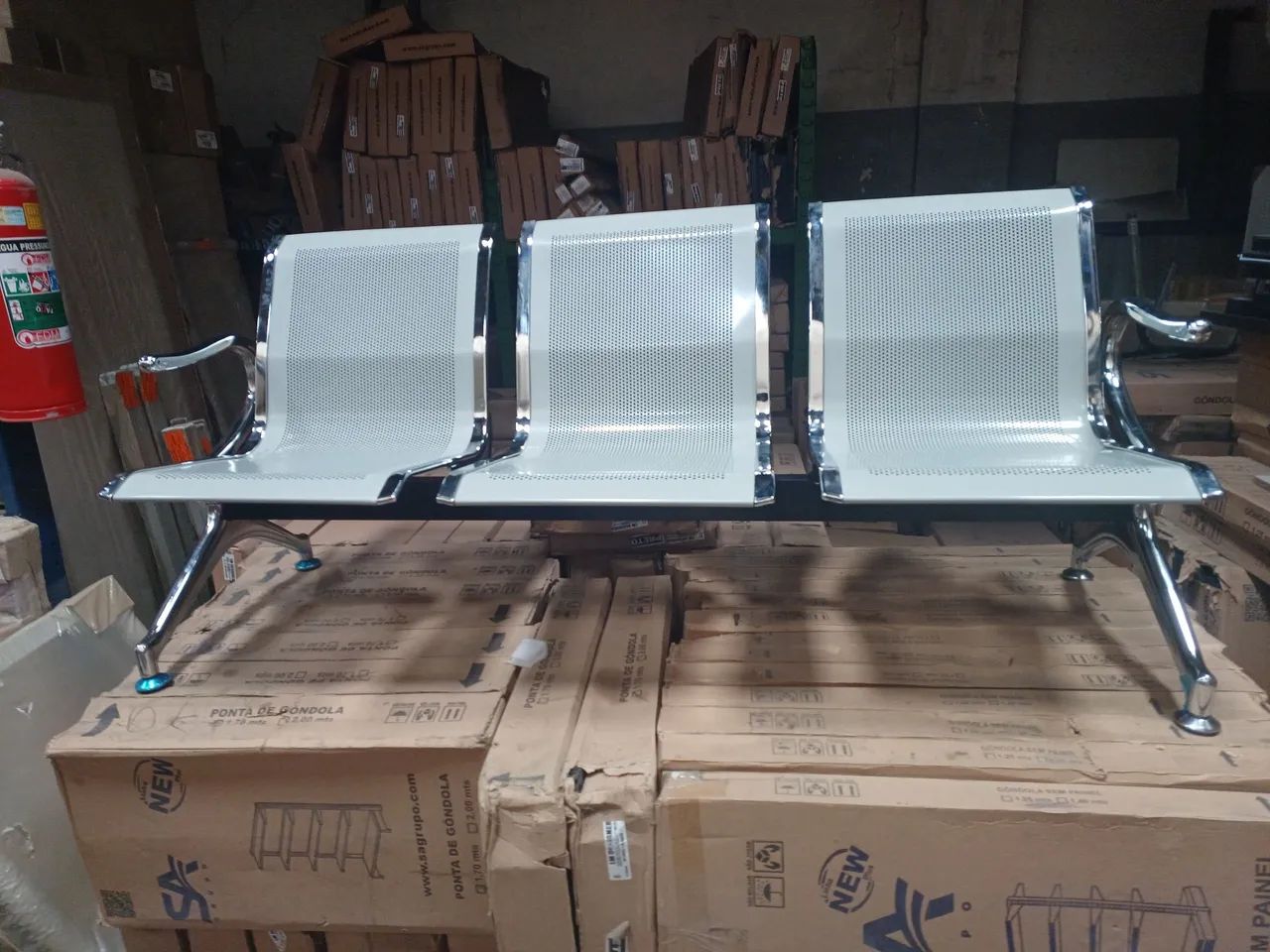 Cadeira longarina de aeroporto 3 lugares.( só novas )Lê a descrição  - Foto 4