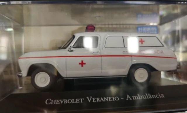 Miniatura Veraneio Ambulância - 1:43 (11,5 cm.)