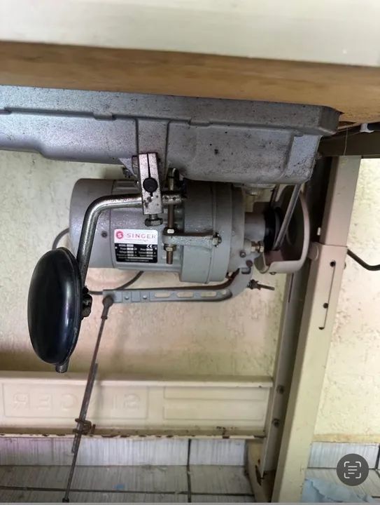 Máquina de Costura Industrial Singer