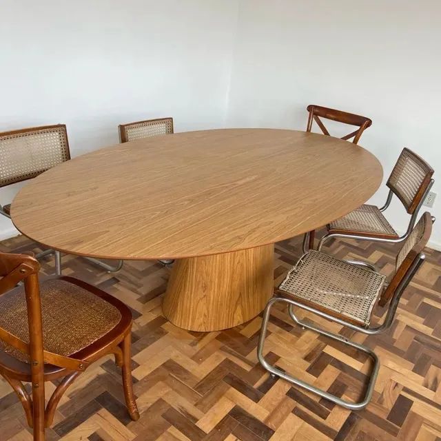 Mesa cone em freijo 