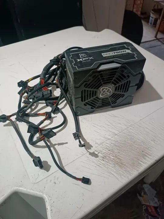 Fonte de PC XFX PRO 750W