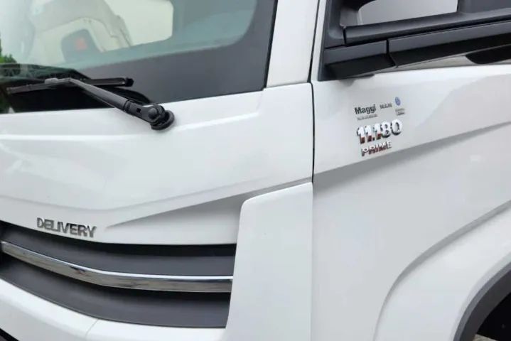 VW 11180 Delivery Baú 2017 - Foto 2