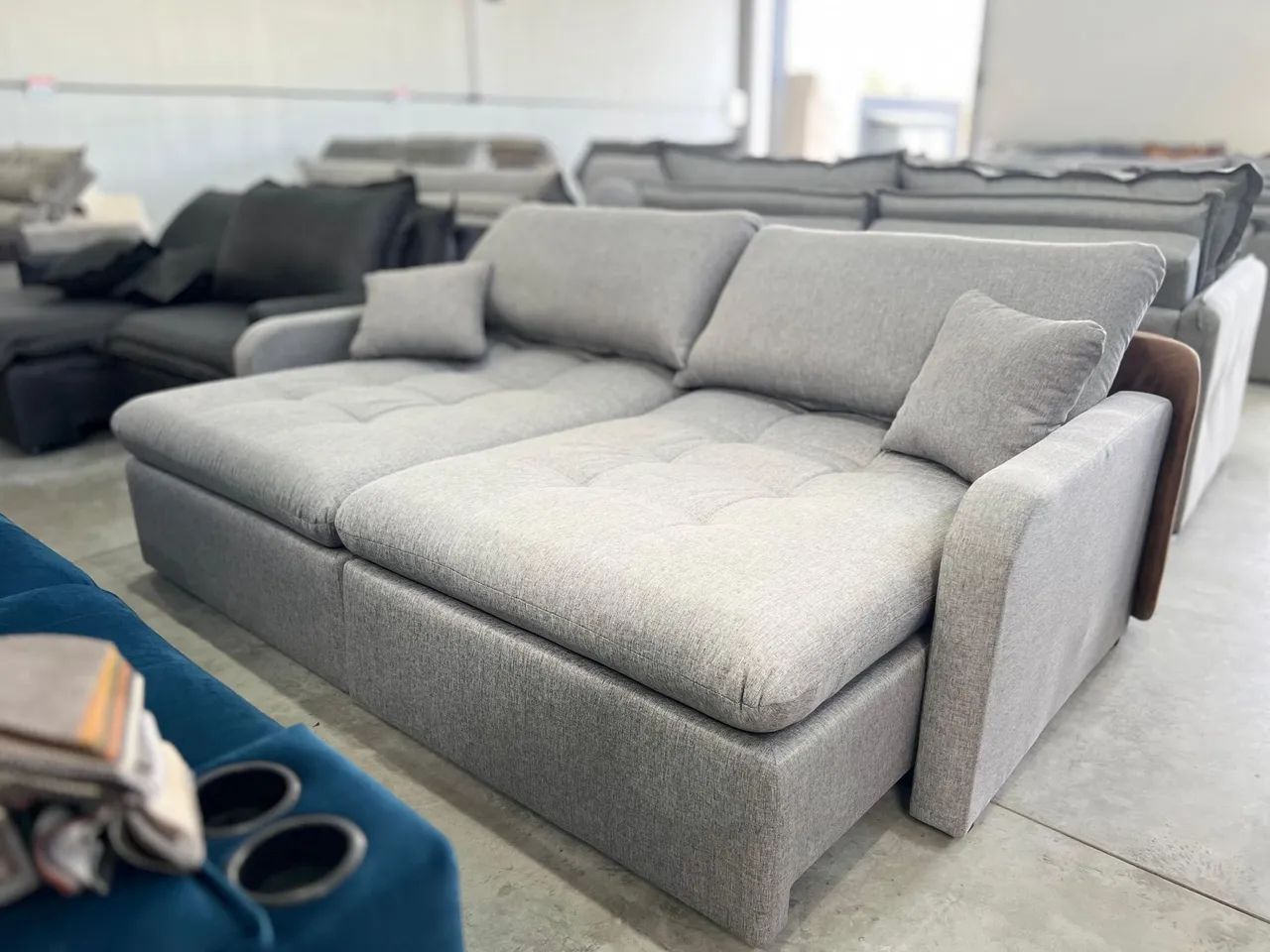 Tá precisando de sofá cama ZERO CAIXARIA Braços slim vem ver nossos modelos maravilhosos  - Foto 2