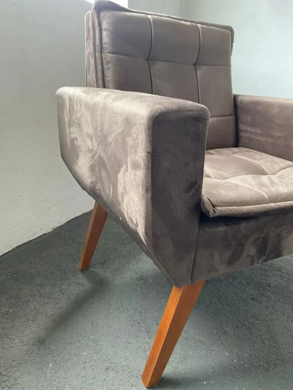 OFERTA Poltrona Beatriz Marrom