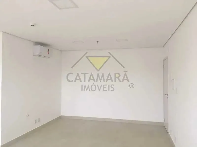 Sala : / Comercial / Vila Mogilar