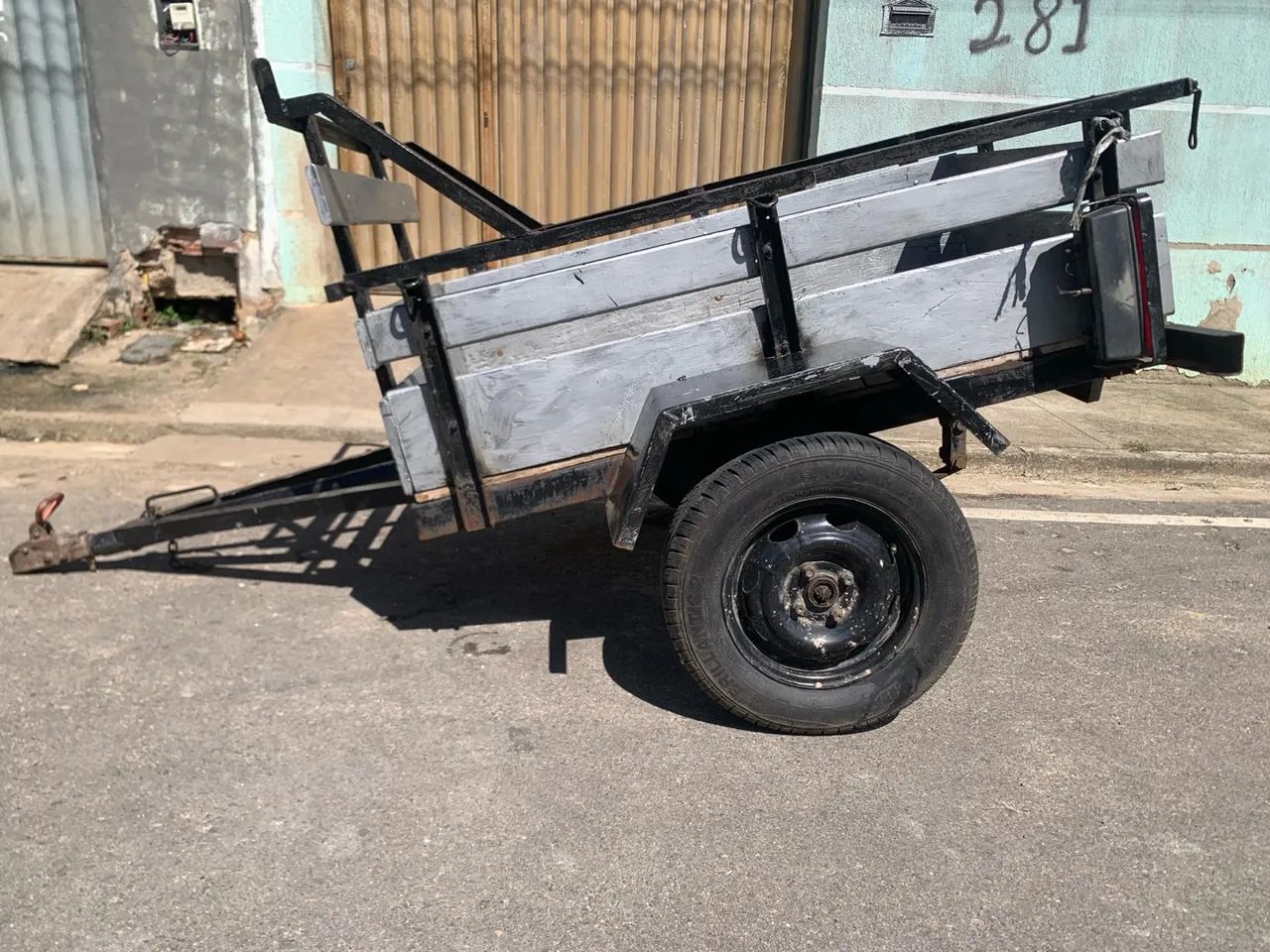 Carreta para transporte de cargas com pneus novos e emplacado 