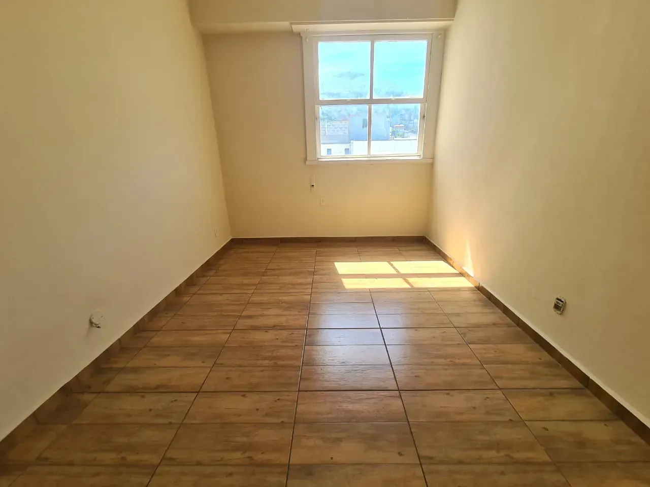 APARTAMENTO QUARTO E SALA COM 1 quarto em Catete - Rio de Janeiro - RJ