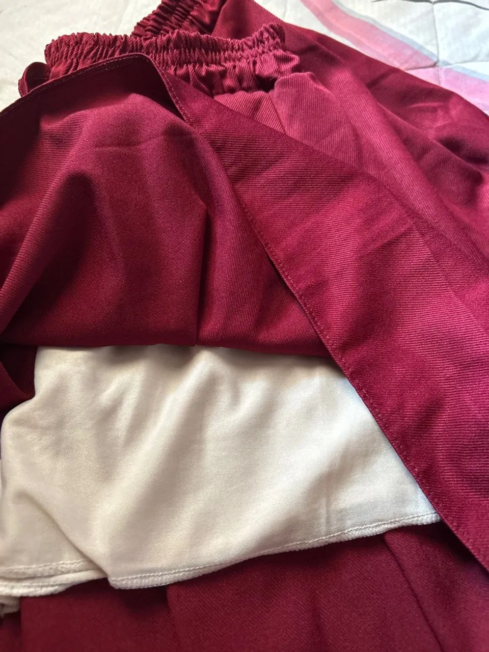 Vendo Saia/short vermelha rodada - Foto 2
