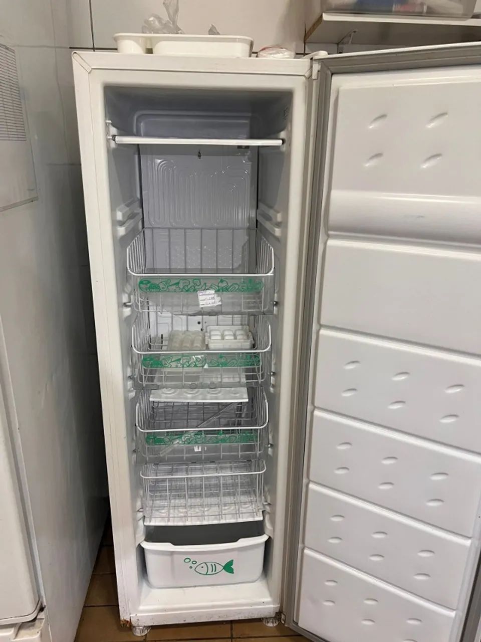 Freezer Vertical Consul Slim 142 Litros - Cvu20gb Cor Branco 110V