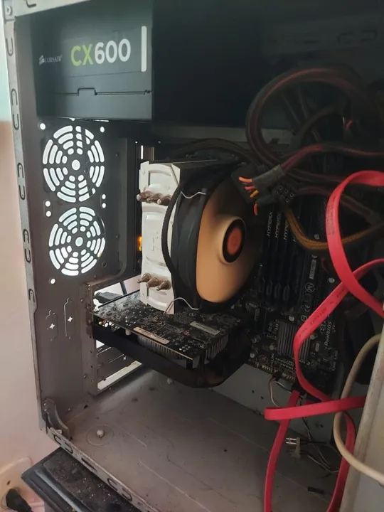 PC GAMER - AMD Fx8350 Eight-Core + GeForce GTX 1050Ti