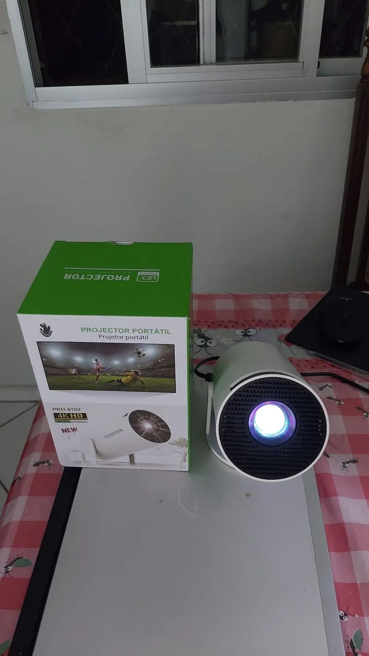 Projetor Portátil 4K HD - Cayotek