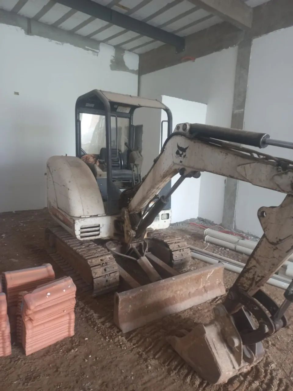 MINI ESCAVADEIRA BOBCAT 325 - Foto 2