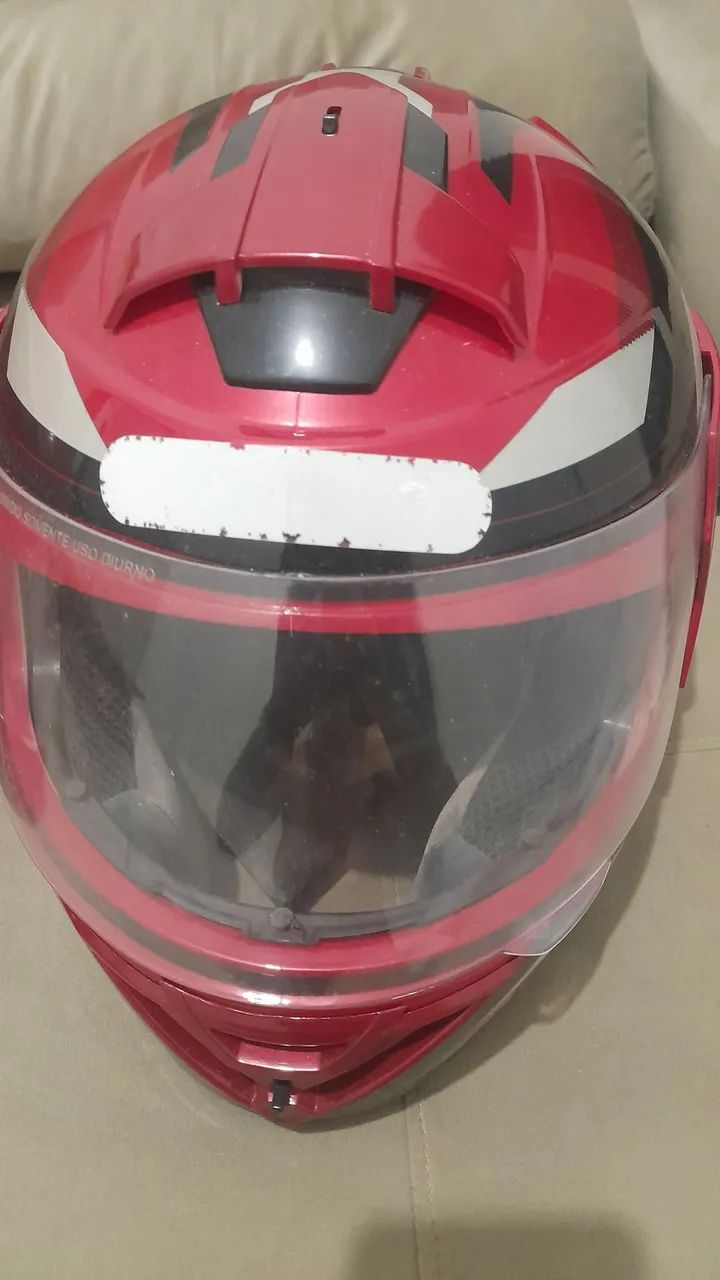 Capacetes a venda - Foto 2
