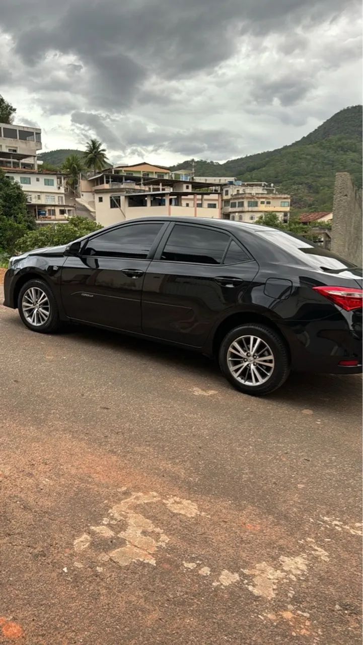 Carro extremamente conservado 